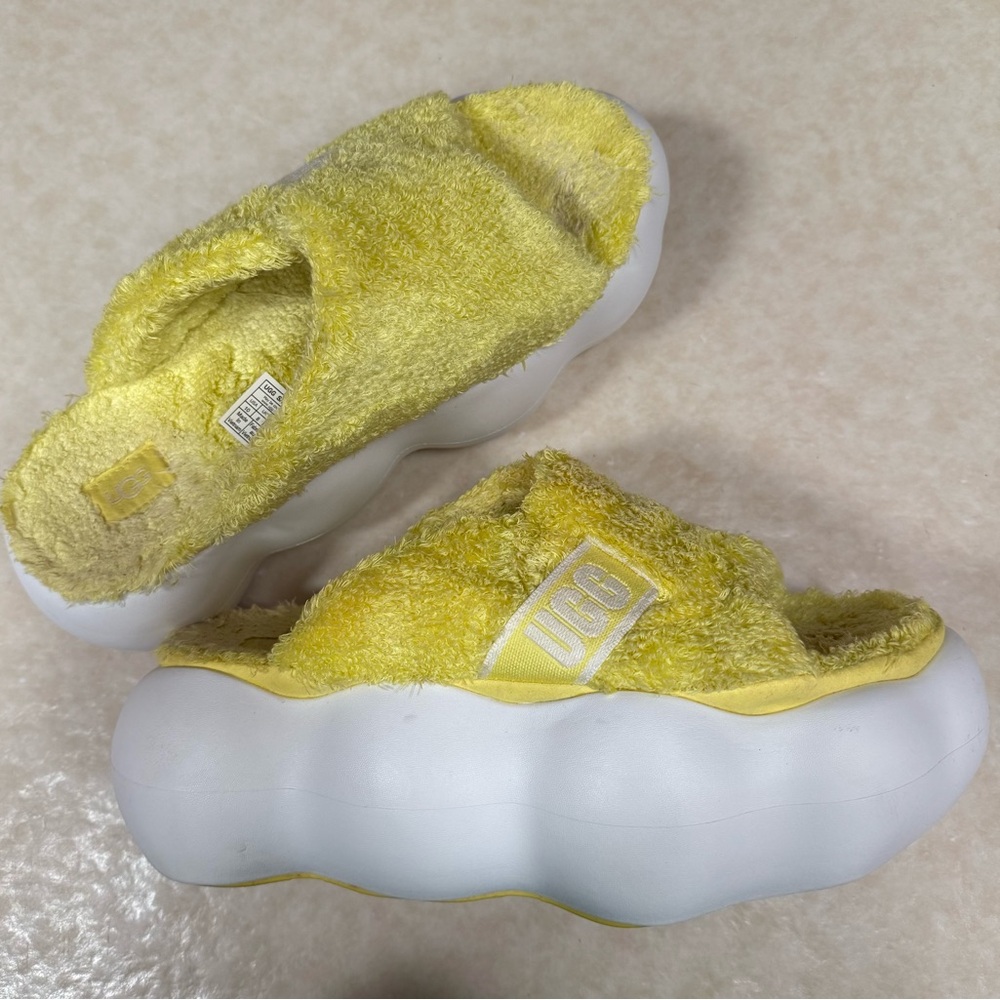 UGG Sugarcloud Slide sandals Yellow Terry 3" Platform slip-on shoesWomen’s 10